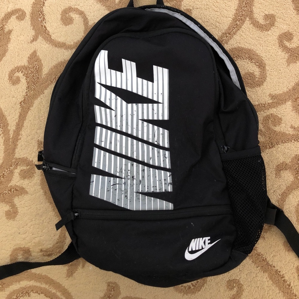 NIKE SCHOOLBAG/BOOKBAG/BACKPACK